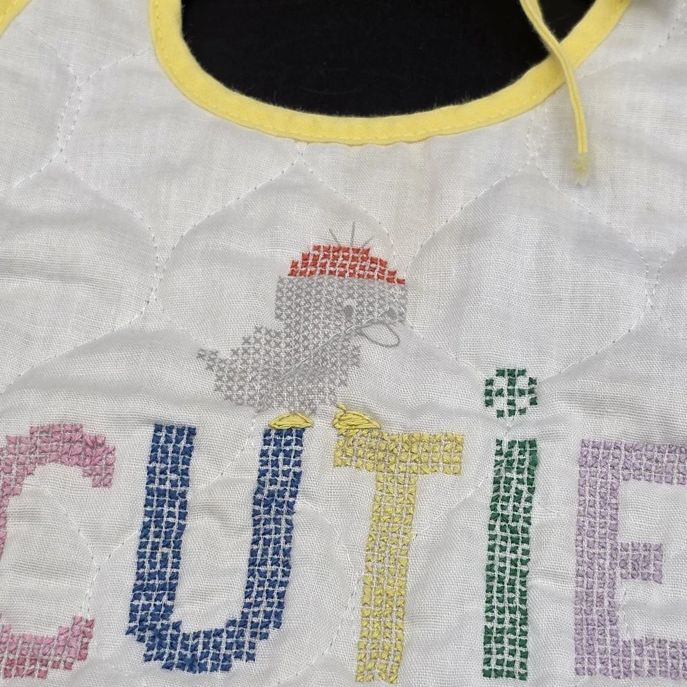 Vintage Quilted Baby‎ Bib Cross Stitched CUTIE With Baby Chicks 1970's T1